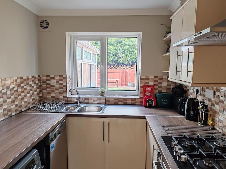 Modern Living In Hull Villa Kingston upon Hull Exterior photo
